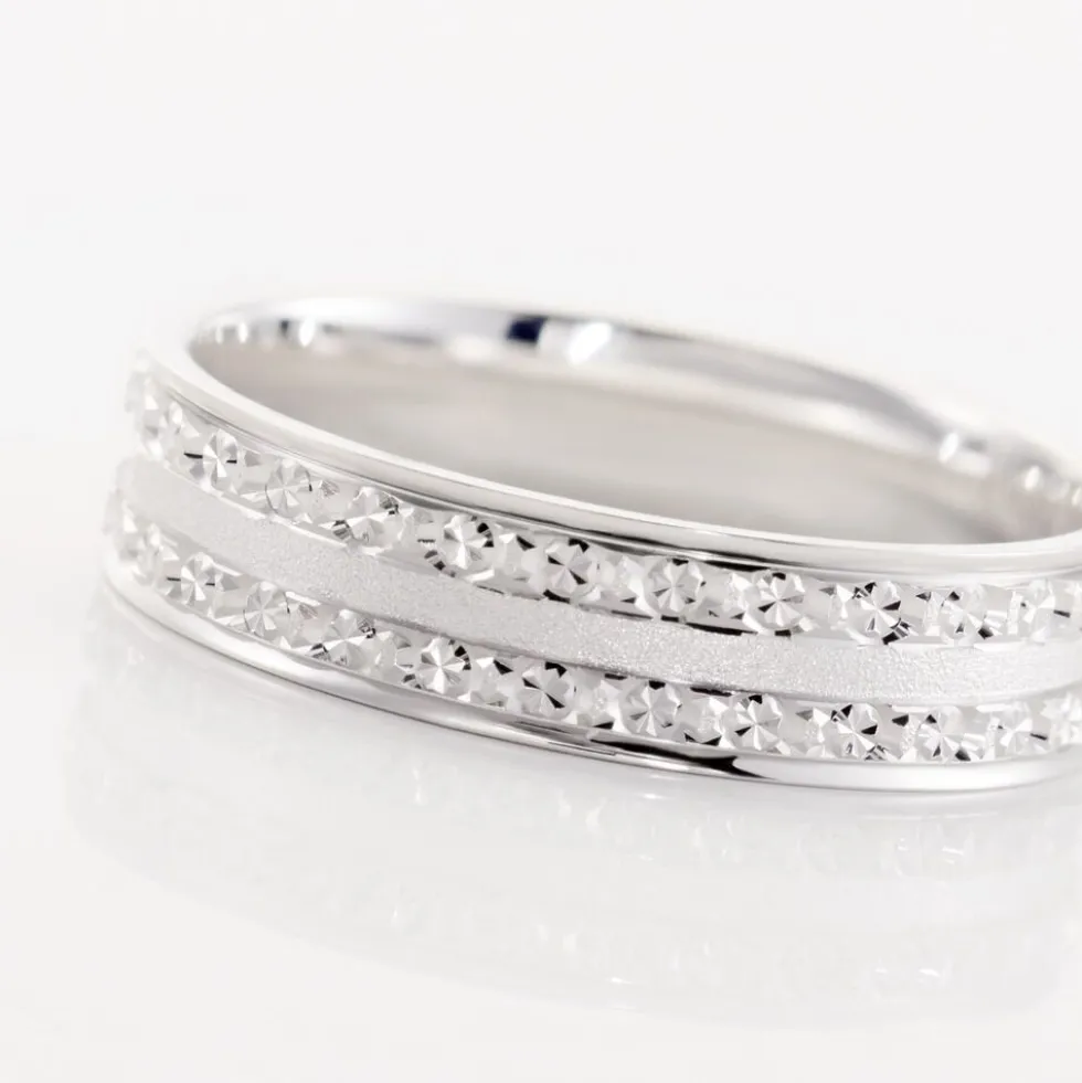 Alliance Satine Diamantee Ruban Plat Or Blanc