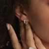 Boucles D'oreilles Puces Aglae Or Blanc Oxyde De Zirconium