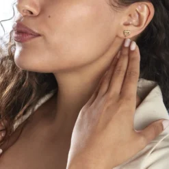 Boucles D'oreilles Puces Anne-maudae Coeurs Or Jaune