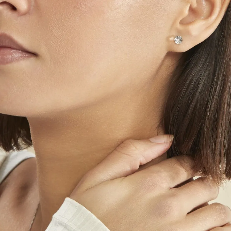 Boucles D'oreilles Puces Bridie Argent Blanc Pierre De Synthese