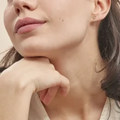 Boucles D'oreilles Puces Cathy Fleur Or Jaune Oxyde De Zirconium