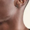 Boucles D'oreilles Puces Edy Serti Clos Or Blanc Saphir