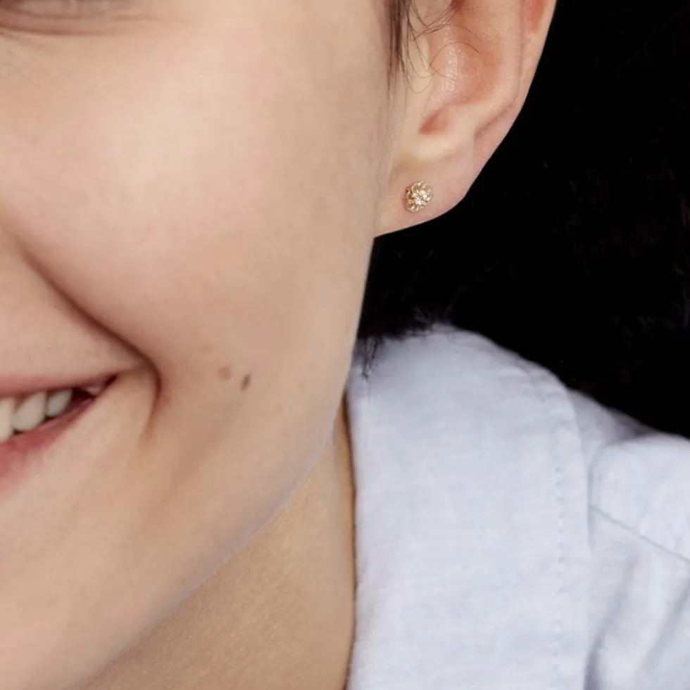 Boucles D'oreilles Puces Eleanor Fleur Or Jaune Oxyde De Zirconium