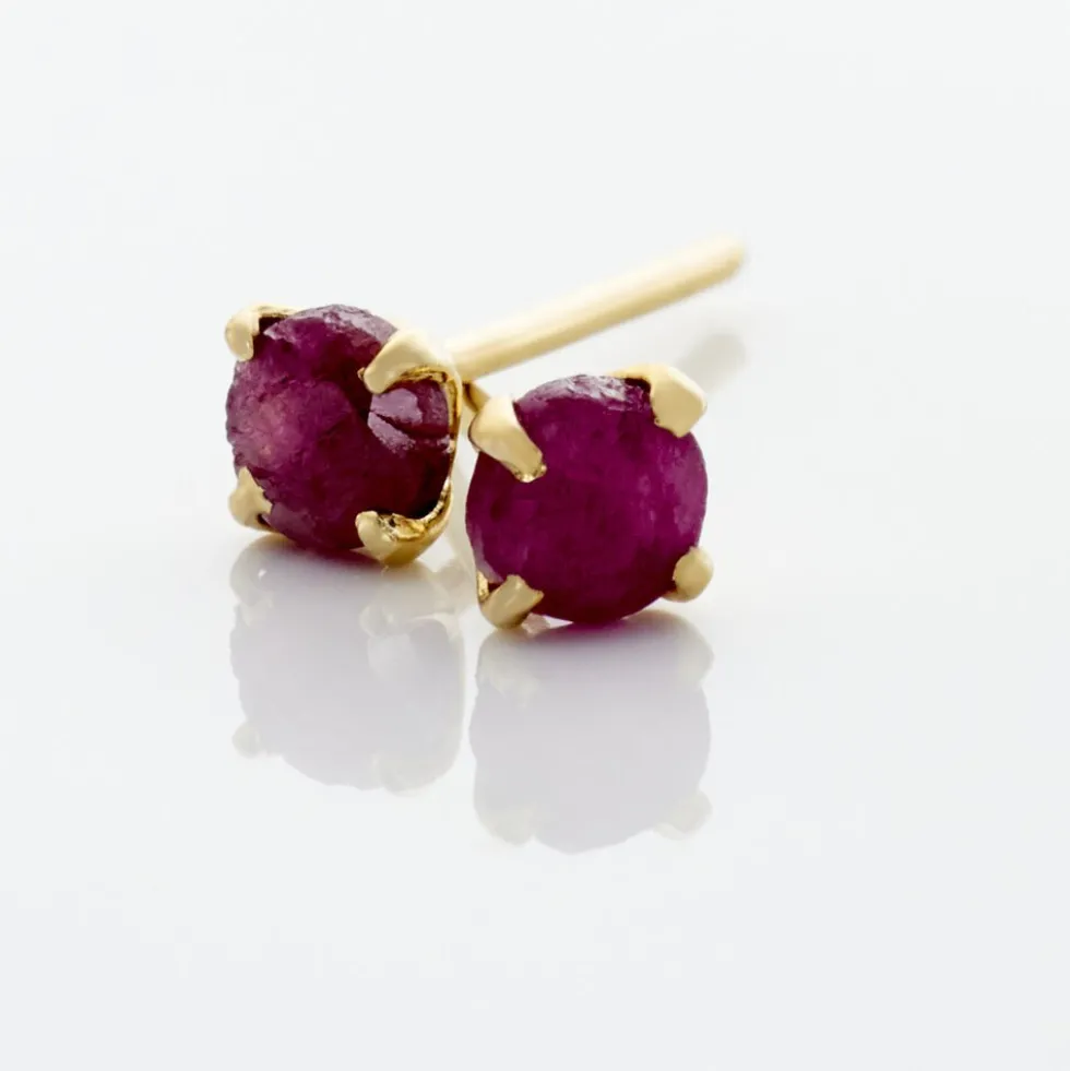 Boucles D'oreilles Puces Elea Serti Griffe Or Jaune Rubis