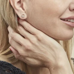 Boucles D'oreilles Puces Lila Plaqué Or Jaune Oxyde De Zirconium