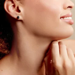 Boucles D'oreilles Puces Prudencia Or Blanc Saphir