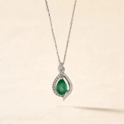 Collier Angelika Or Blanc Emeraude Et Diamant