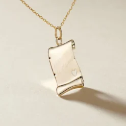 Pendentif Irenca Message Parchemin Or Jaune
